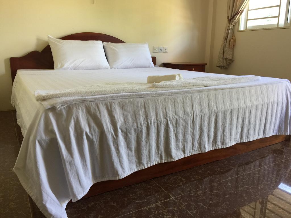 The Moonflower Bungalow Hotell Sihanoukville Exteriör bild