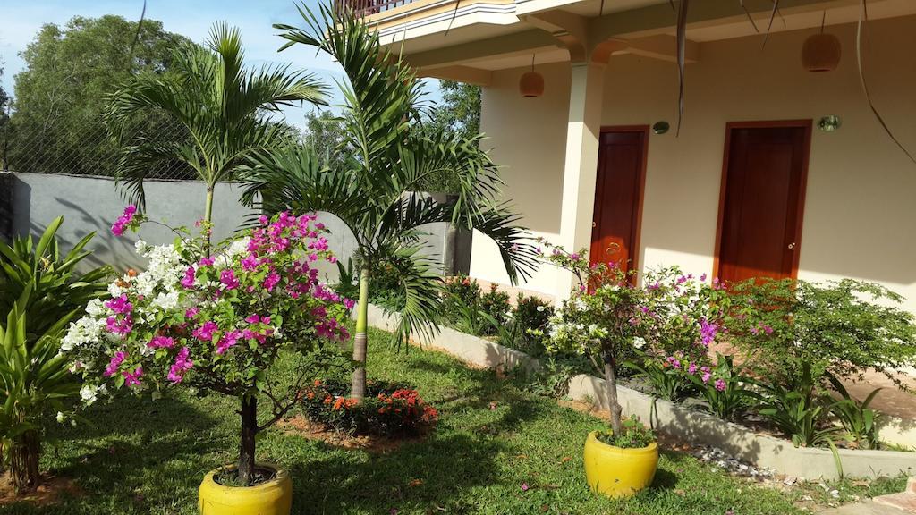 The Moonflower Bungalow Hotell Sihanoukville Rum bild